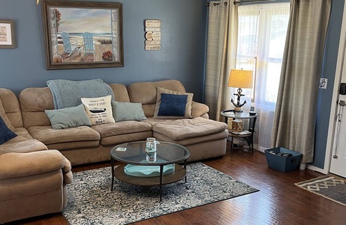 Marmaros House | Table Rock Lake Front House Sleeps 8-10 in Kimberling City