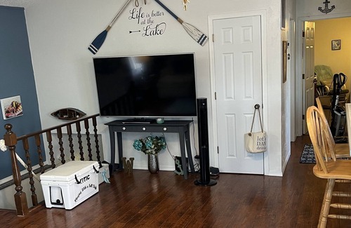Marmaros House | Table Rock Lake Front House Sleeps 8-10 in Kimberling City
