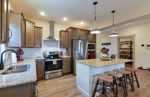 Table Rock House | TABLE ROCK LAKE VIEW/Niangua Lodge/Hot Tub
