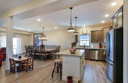 Table Rock House | TABLE ROCK LAKE VIEW/Niangua Lodge/Hot Tub