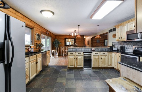 Kimberling City Cabin | Table Rock Lodge - True Lake Front with Dock on 2 Acres