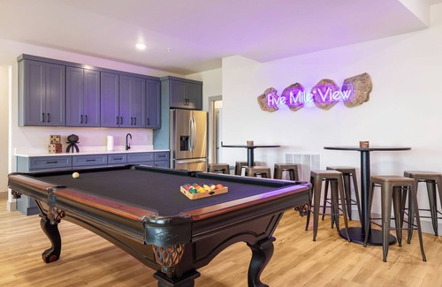 Indian Point House | Table Rock's Best View-8 dbl King bedrooms-hot tub