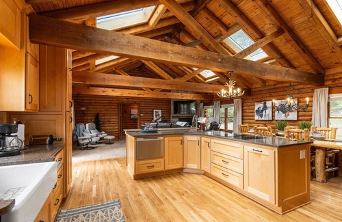 Jenkins House | Tablerock Lakefront Haven: Huge 6BR Log Cabin Retreat with Breathtaking Views!
