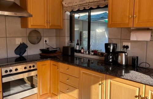 Rome Glen House | Tableview Lodge - Private home with pool and stunning views