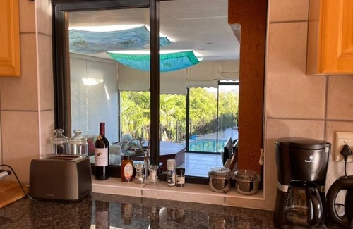 Rome Glen House | Tableview Lodge - Private home with pool and stunning views