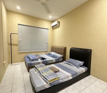 Kuching House | Tabuan Jaya Keranji Home w Wi-Fi&Aircon