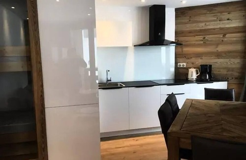 Cognet Apartment | Taburle Residence - HIGH STATION HEARING APARTMENT