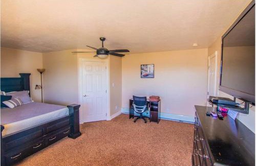 Parowan Apartment | Tacit Shadow Resort Escape Dual Suite, Gym, Coffee Bar, Hot-Tub, Free Laundry, Food Available