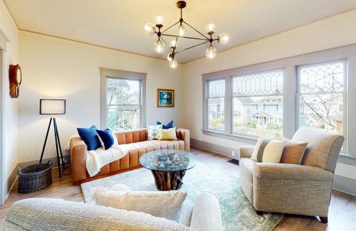 Old Town House | Tacoma Garden Hideaway