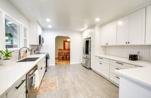 Central Tacoma House | Tacoma Vacation Rental w/Outdoor Fireplace