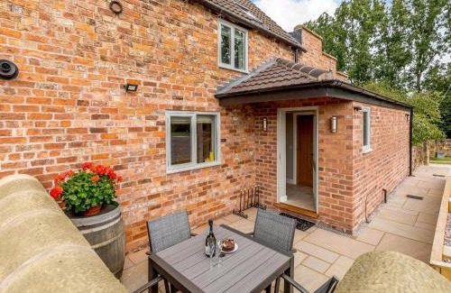 Tilston House | Tadpole Cottage At Frog Hall