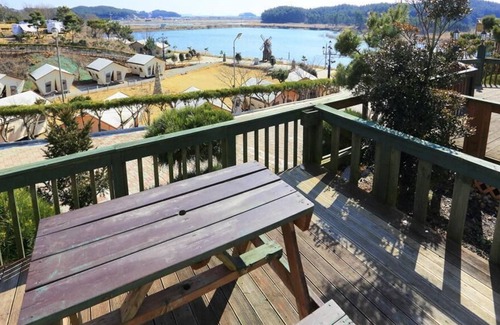 Olmegi House | Taean Buck gwa Baetnaru Pension