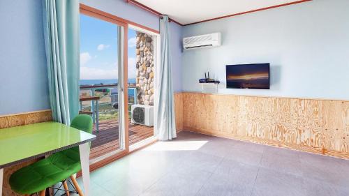 Taean House | Taean Noeuljinbada Pension