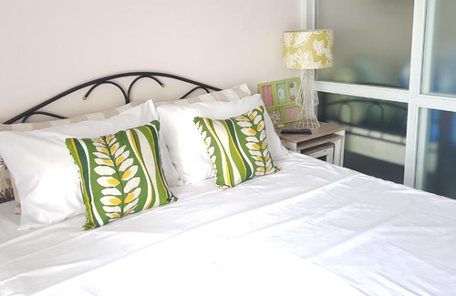San Jose Apartment | Tagaytay Staycation - Dahlia