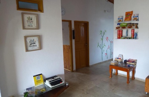 Guatape House | Tahamies Hostal - Artesanos y Turistas.
