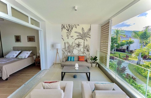 Paea Apartment | Tahatai - Plage Privée, Piscine, Clim & Wifi à la Fibre