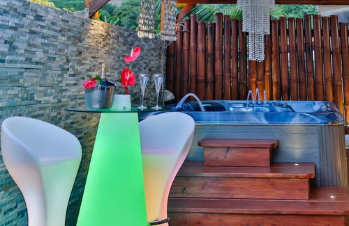 Punaauia House | TAHITI - Bubble Cottage