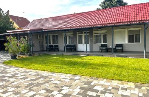 Hajduszoboszlo Apartment | Tahiti Garden Apartman