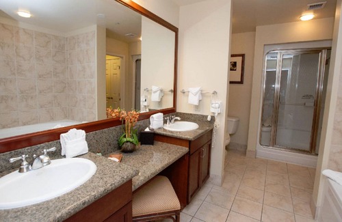 Las Vegas Resort | Tahiti Village Las Vegas One Bedroom Bora Bora Sleeps 4
