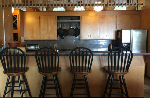 Tahoe Woods Cabin | Tahoe City Cabin~Spectacular Lake View! Walk to Lake and City * WIFI*