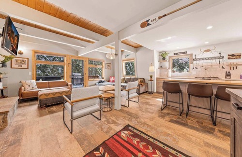 Talmont House | Tahoe City Retreat – For 8!