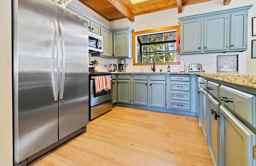 Truckee House | Tahoe Donner Cabin W/Resort Amenities ,Kid And Dog Friendly