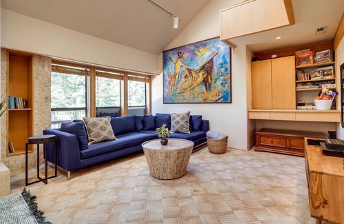 Truckee House | Tahoe Donner House w/Hot Tub & Grill!