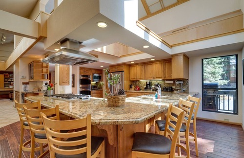 Truckee House | Tahoe Donner House w/Hot Tub & Grill!