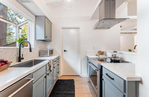 Incline Village House | Tahoe Dreamin’ by AvantStay Central Location