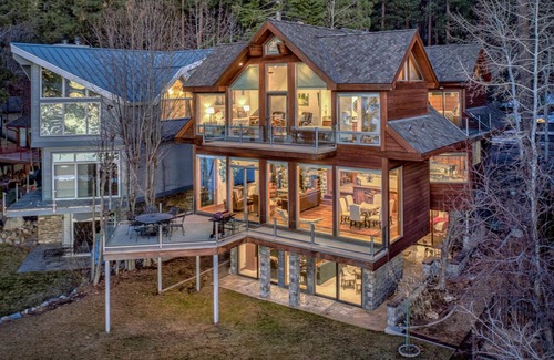 Lakeridge House | Tahoe Lakefront Estate with Amazing Sunset Views