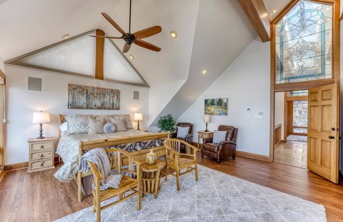 Lakeridge House | Tahoe Lakefront Estate with Amazing Sunset Views