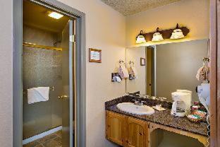 South Lake Tahoe Cabin | Tahoe Lakeshore Lodge & Spa