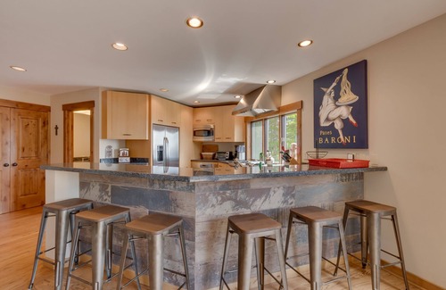 Talmont House | Tahoe Point of View by Tahoe Getaways - Lake Views w/Hot Tub, Sauna, and Private Beach