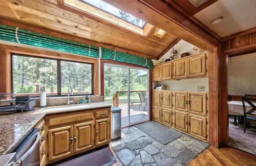 Tahoe Vista Cabin | Tahoe Vista - Walk To Beach!