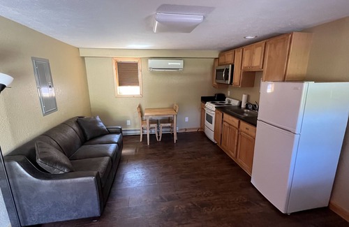 Paradise Hotel | Tahquamenon Suites Lodging - One-Bedroom Suite # 1