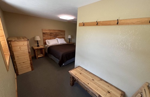 Paradise Hotel | Tahquamenon Suites Lodging - One Bedroom Suite #6