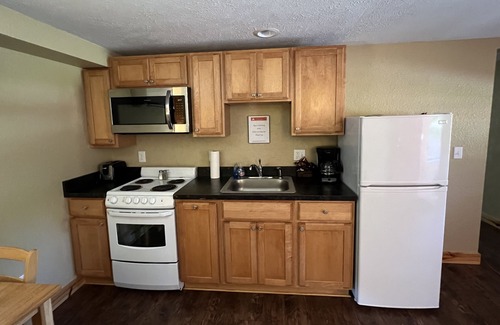 Paradise House | Tahquamenon Suites Lodging - One-Bedroom Suite # 3
