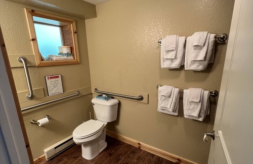 Paradise House | Tahquamenon Suites Lodging - One Bedroom Suite #6