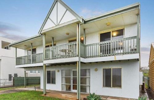 Middleton House | Tahren Beachfront Shack Wifi - Pet-friendly