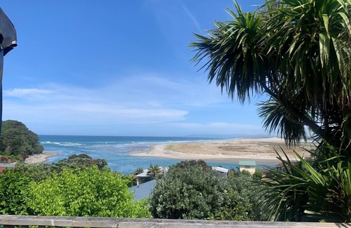 Mangawhai Heads House | Tahuna - Large, spacious and comfortable home with views of the ocean and estuary