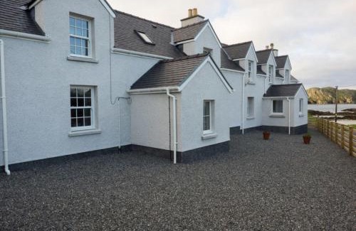 Ardroil House | Taigh Tharmoid Ruaidh