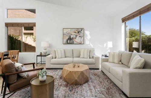 North Scottsdale House | Tailfeather