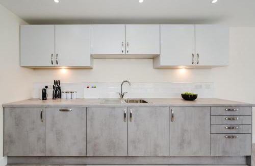 Cambridge Apartment | Tailored Stays - Lovell Lodge