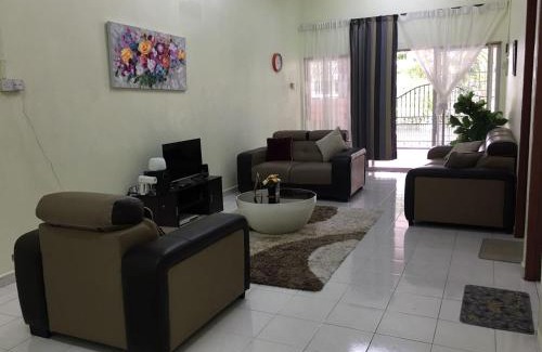 Taiping House | Taiping Desa Jana Home Stay