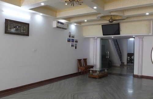Dwarka Bed & Breakfast | taj homes