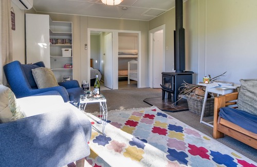 Akaroa Cottage | Taka Bach - Takamatua Bach