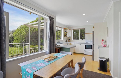 Akaroa House | Takamatua Holiday Home