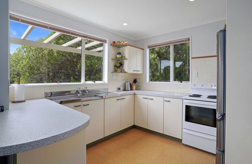 Akaroa House | Takamatua Holiday Home