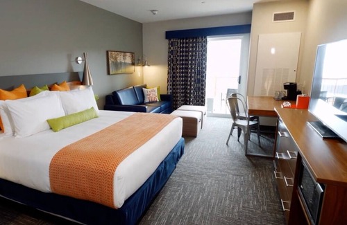 Circleville Resort | Take a Holiday Adventure! 3 Spacious Units with Free Parking! Indoor Waterpark!