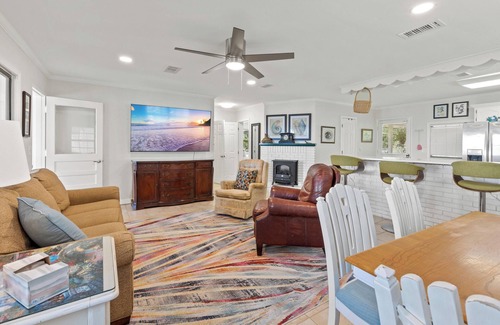 Lillian Cottage | Take a look at "The D Cottage" on the Bay